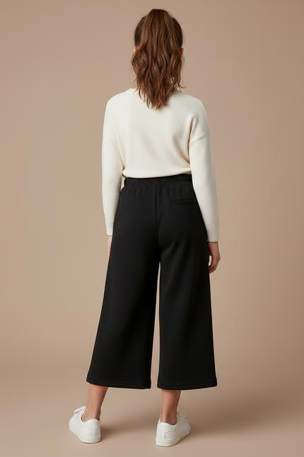 Pantalon Noir Ample, Court, Avec Dentelle Blanche - Molleton - vue 2