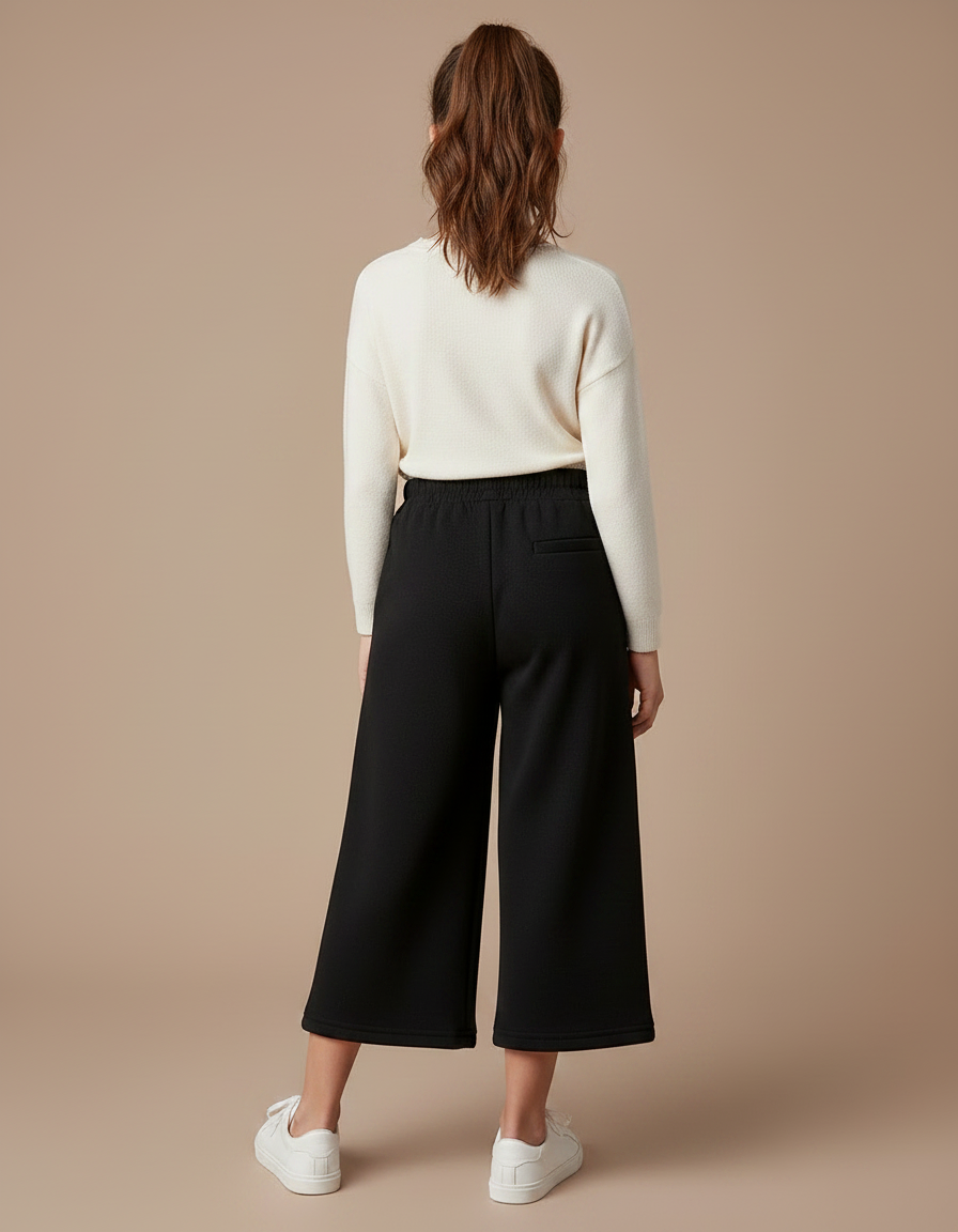 Pantalon Noir Ample, Court, Avec Dentelle Blanche - Molleton - vue 2